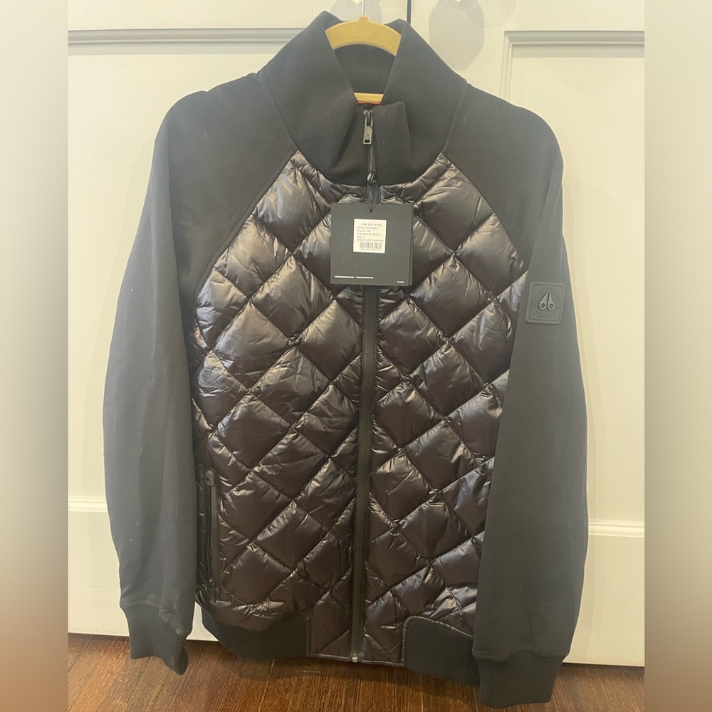 NWT Men’s Moose Knuckles Hoyt bomber black zip up jacket. Puffer/sweater